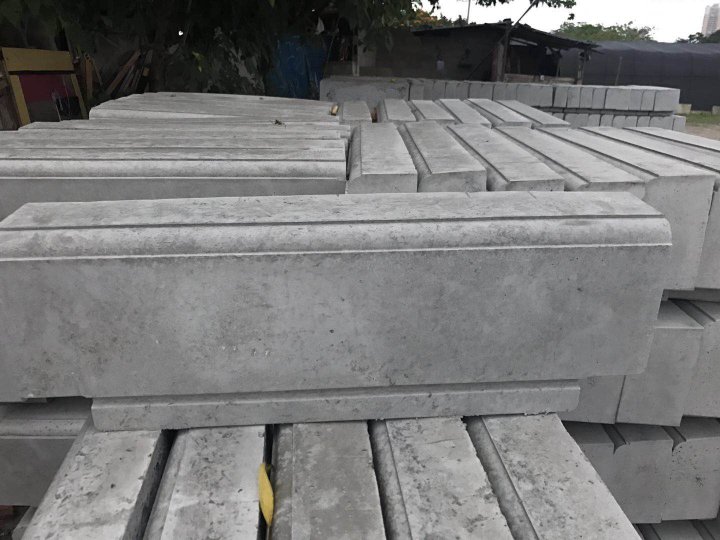 路缘石
