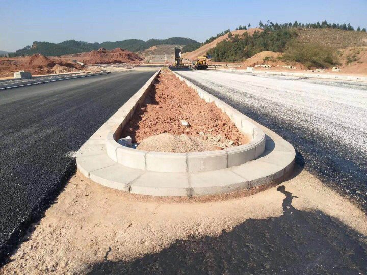 路缘石
